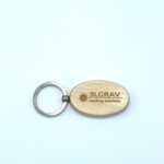 Drveni lakirani privjesak – Ovalni 55x35mm